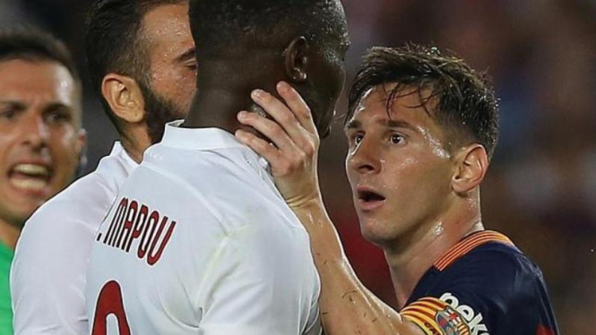 Pemain yang Dicekik Messi Kembali Bertanding Usai 7 Tahun Tak Bermain