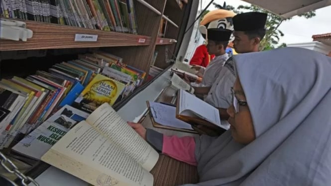 8 Kiat Meningkatkan Minat Baca pada Anak