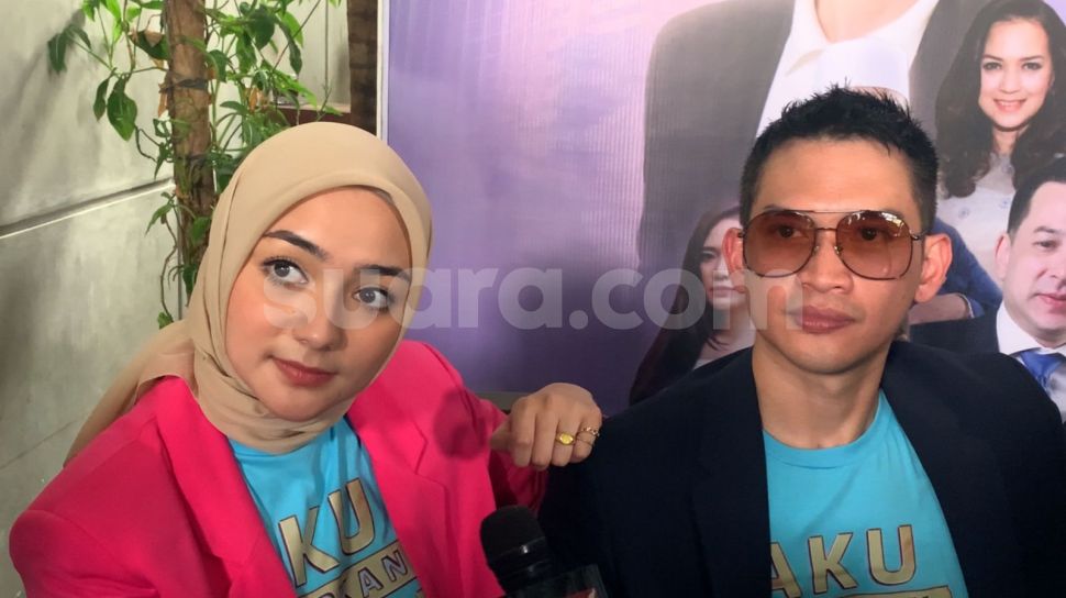 Dirangkul Citra Kirana, Rezky Aditya Ngibrit Ditanya Soal Tes DNA Anak Wenny Ariani