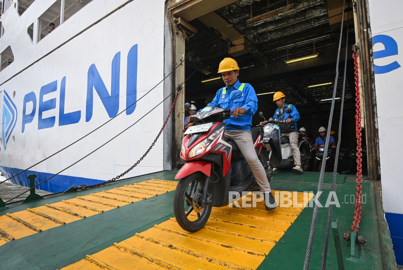 Tuntaskan Angkutan Arus Balik, Pelni Angkut 2.000 Peserta Mudik Gratis