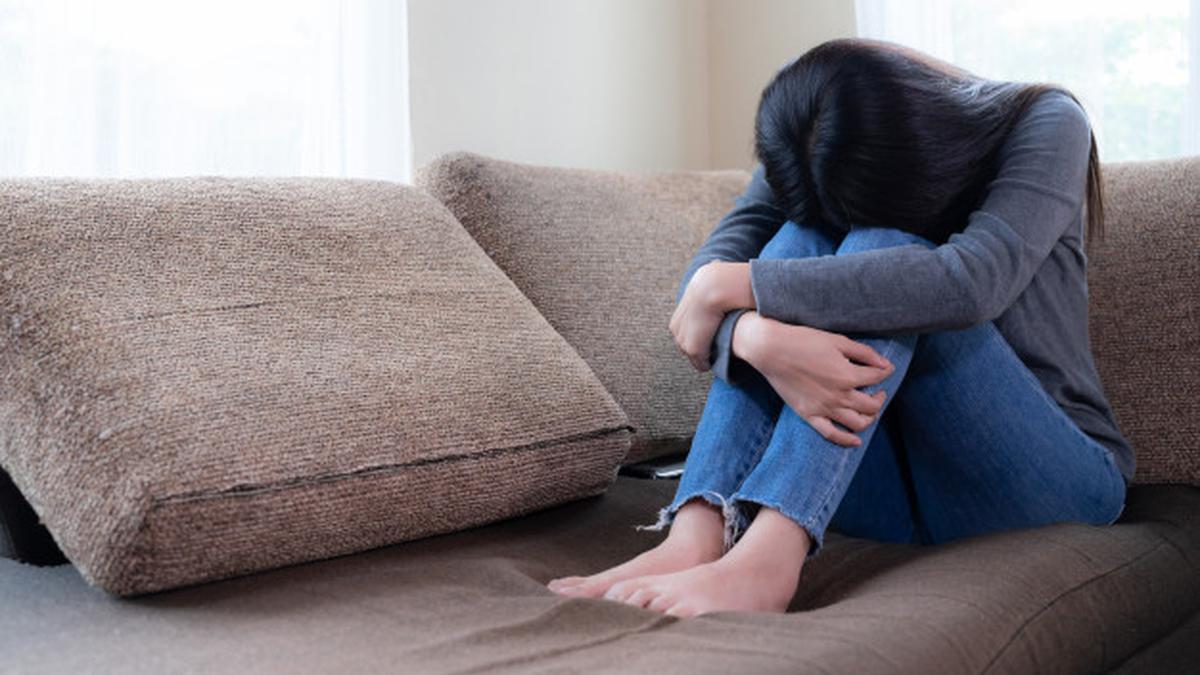 4 Cara Ampuh Meredam Pikiran Negatif yang Berulang