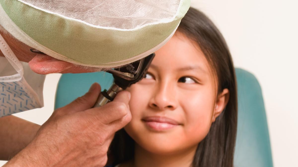 Mahasiswa Filipina Perdalam Ilmu Optometri di Klinik Low Visi Pertama Indonesia