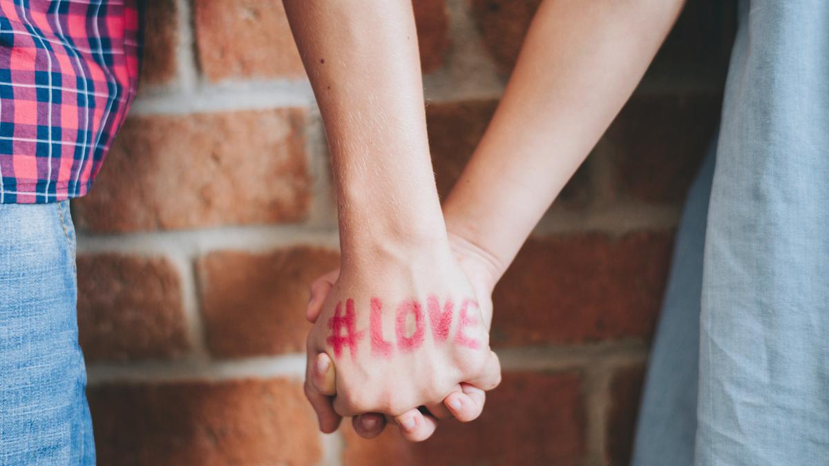 70 Kata-Kata Bijak Tentang Cinta yang Romantis, Penuh Makna dan Menyentuh Hati