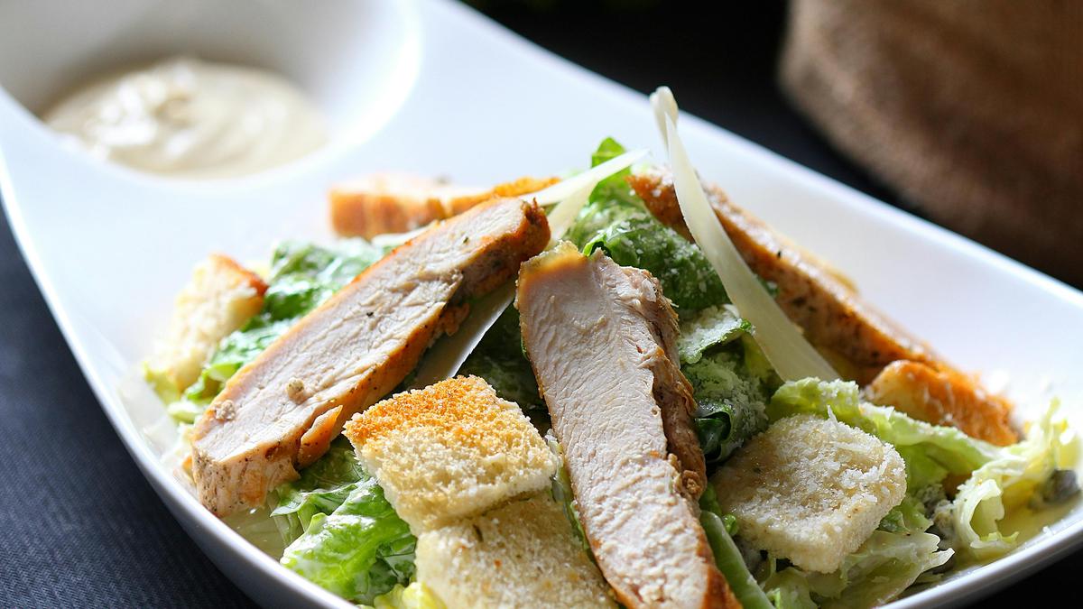 5 Resep Salad untuk Kurangi Lemak Tubuh dengan Cepat dan Alami