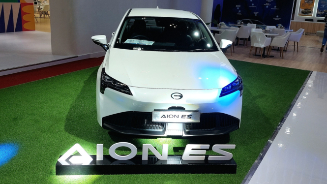 Aion Ungkap Harga Sedan Listrik Terbaru di GIIAS 2024