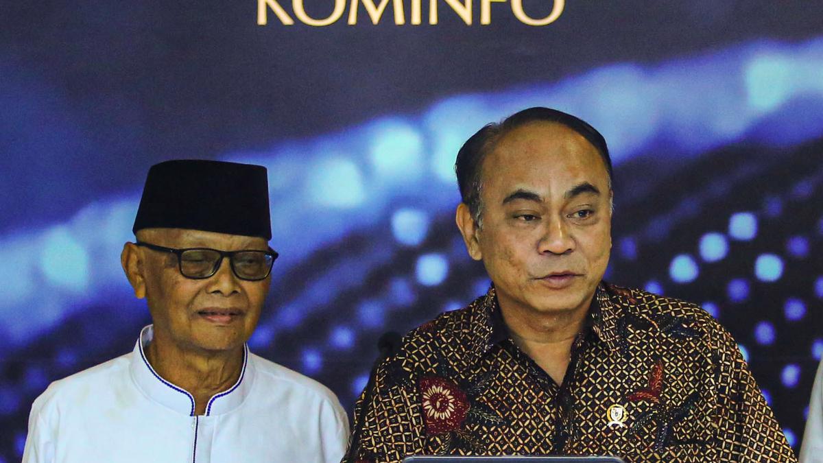 Menkominfo Klaim Akses Masyarakat ke Situs Judi Online Turun 50 Persen