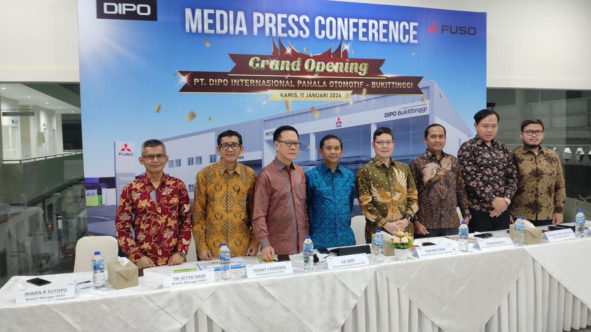 Gaet Pasar Lebih Luas, Dealer Mitsubishi Fuso Bukittinggi Tempati Lokasi Baru