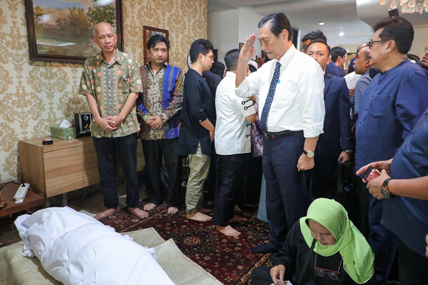 Luhut Kenang Faisal Basri: Indonesia Kehilangan Seorang Pemikir Besar