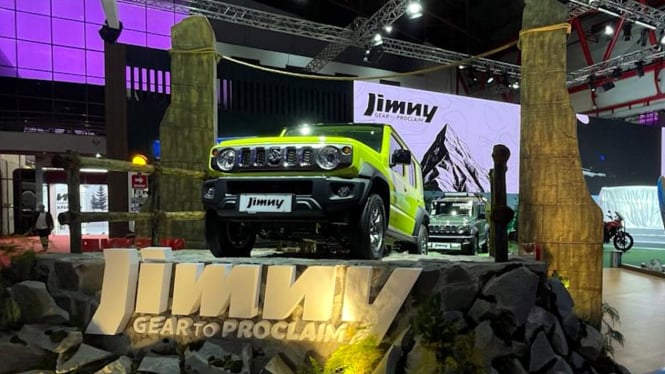 Suzuki Jimny 5 Pintu: Mobil Nostalgia Favorit Keluarga